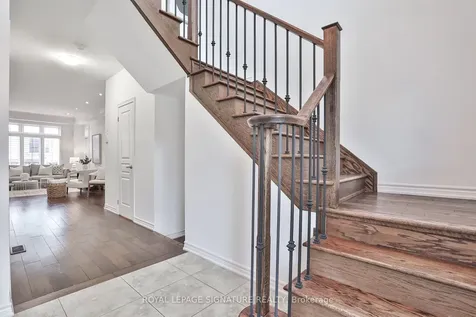 641 Murray Meadows Place Milton ON L9T 8L7