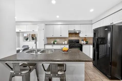96 Tideland Drive Brampton ON L7A 2V8