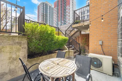 8 Foundry Avenue Toronto ON M6H 0A5