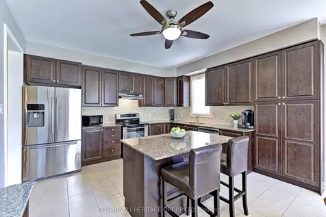 28 Boyces Creek Court Caledon ON L7C 3S2