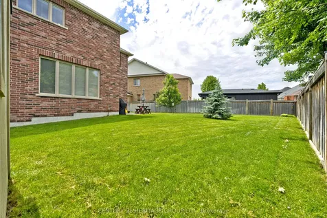 28 Boyces Creek Court Caledon ON L7C 3S2