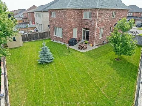28 Boyces Creek Court Caledon ON L7C 3S2
