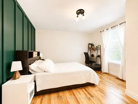 100 Ascot Avenue Toronto ON M6E 1E9