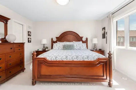 164 Mcdougall Cross Milton ON L9T 0P7
