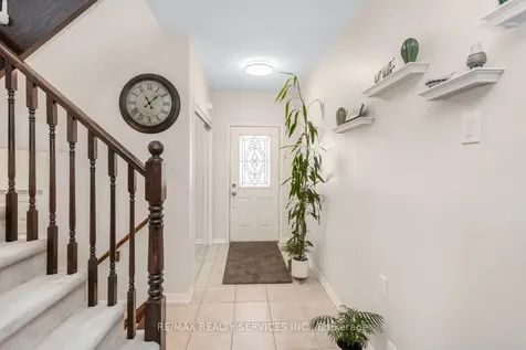 164 Mcdougall Cross Milton ON L9T 0P7