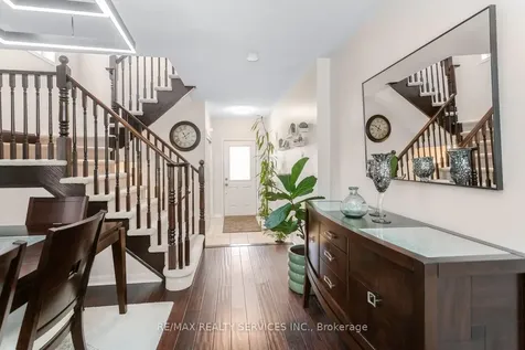 164 Mcdougall Cross Milton ON L9T 0P7