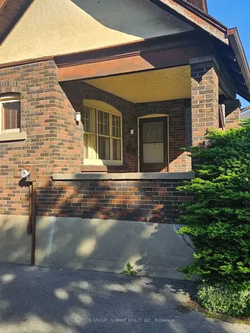 318 Queen Street S Mississauga ON L5M 1M2