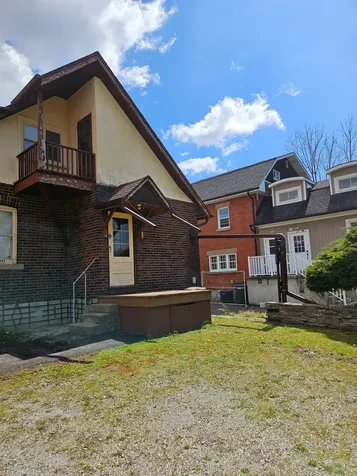 318 Queen Street S Mississauga ON L5M 1M2