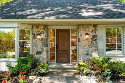 1928 Four Seasons Drive Burlington ON L7P 2Y1