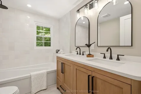 1928 Four Seasons Drive Burlington ON L7P 2Y1