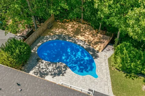1928 Four Seasons Drive Burlington ON L7P 2Y1