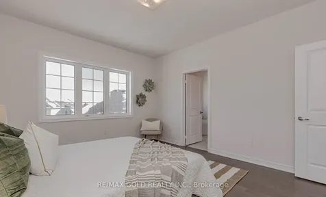 25 Sapwood Crescent Brampton ON L6Z 0K8