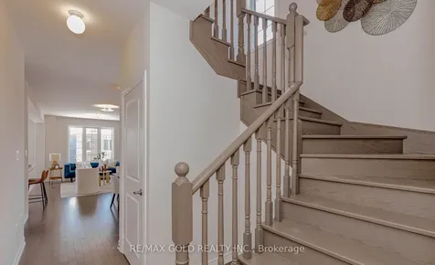 25 Sapwood Crescent Brampton ON L6Z 0K8