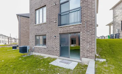 25 Sapwood Crescent Brampton ON L6Z 0K8