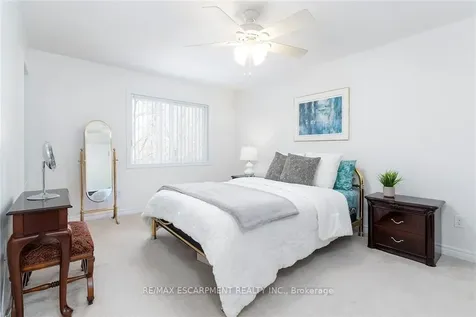 233 Duskywing Way Oakville ON L6L 0C5