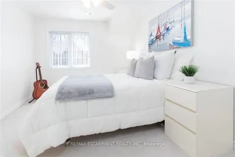233 Duskywing Way Oakville ON L6L 0C5