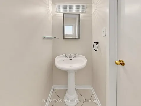 3025 Cedarglen Gate Mississauga ON L5C 2V7