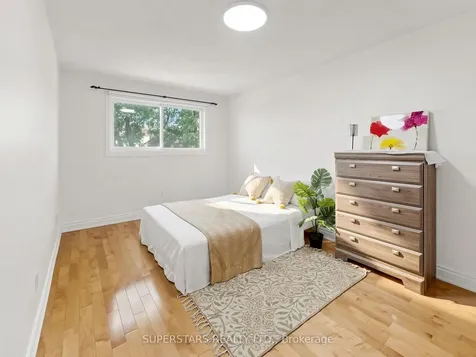 3025 Cedarglen Gate Mississauga ON L5C 2V7