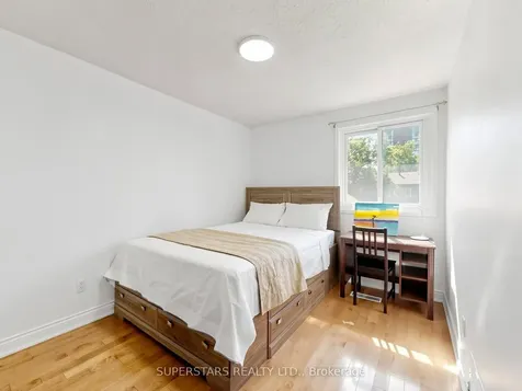 3025 Cedarglen Gate Mississauga ON L5C 2V7