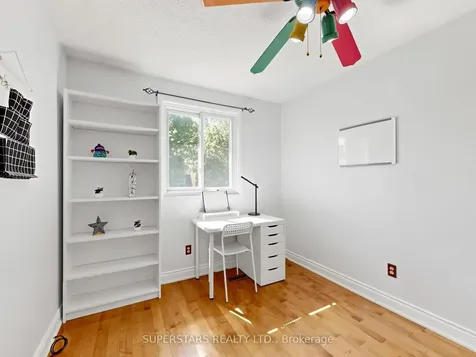 3025 Cedarglen Gate Mississauga ON L5C 2V7