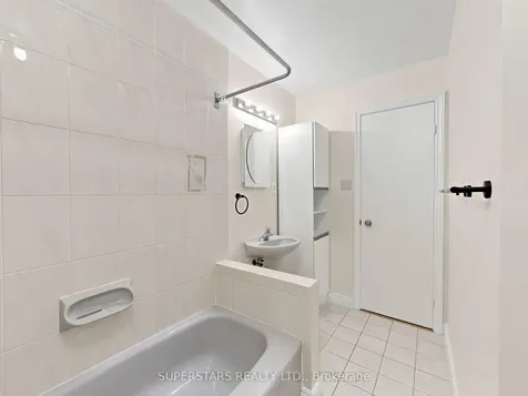 3025 Cedarglen Gate Mississauga ON L5C 2V7