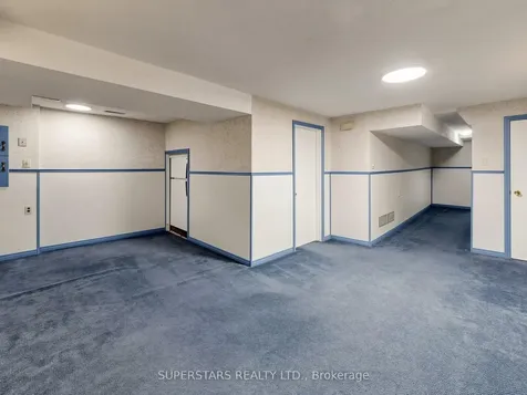 3025 Cedarglen Gate Mississauga ON L5C 2V7
