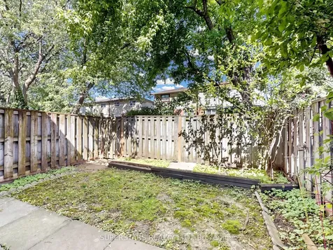 3025 Cedarglen Gate Mississauga ON L5C 2V7