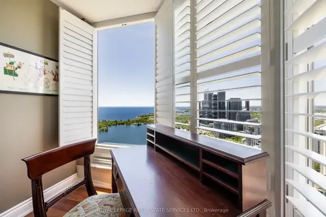 1 Palace Pier Court Toronto ON M8V 3W9