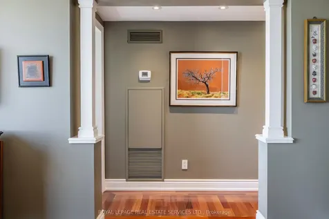1 Palace Pier Court Toronto ON M8V 3W9