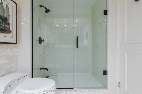 1 Palace Pier Court Toronto ON M8V 3W9