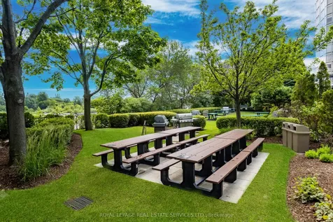 1 Palace Pier Court Toronto ON M8V 3W9