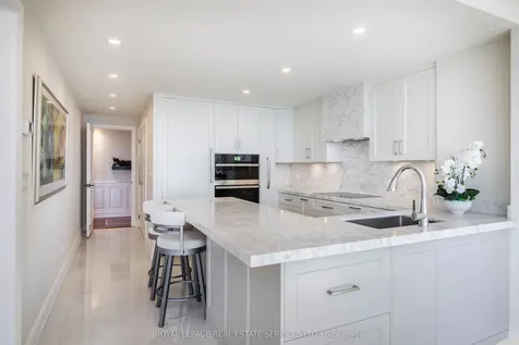 1 Palace Pier Court Toronto ON M8V 3W9