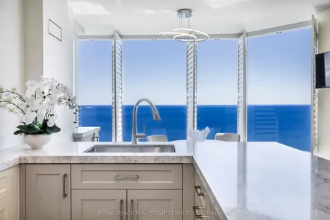 1 Palace Pier Court Toronto ON M8V 3W9