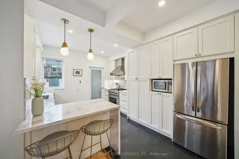 29 Parkside Drive Toronto ON M6R 2Y7