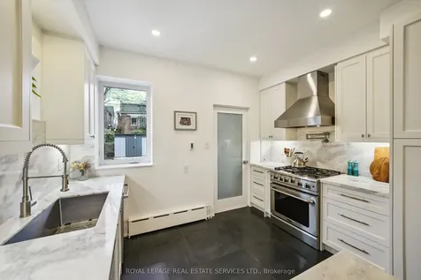 29 Parkside Drive Toronto ON M6R 2Y7