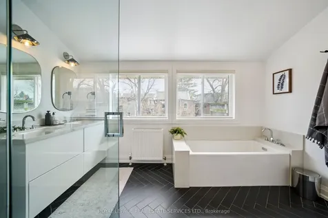 29 Parkside Drive Toronto ON M6R 2Y7