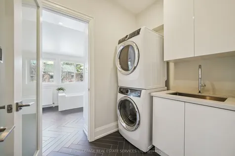 29 Parkside Drive Toronto ON M6R 2Y7