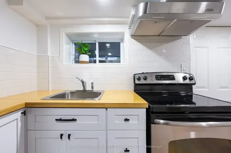 29 Parkside Drive Toronto ON M6R 2Y7