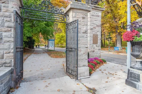 29 Parkside Drive Toronto ON M6R 2Y7