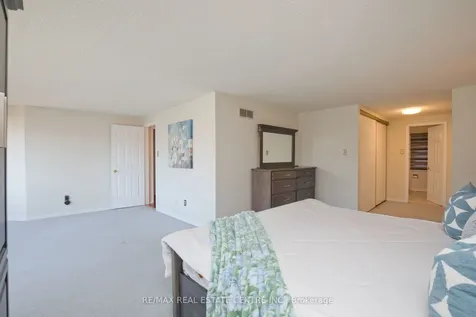 34 Smithers Crescent Brampton ON L6Y 3K8