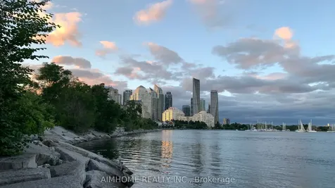 2200 Lake Shore Boulevard W Toronto ON M8V 1A4