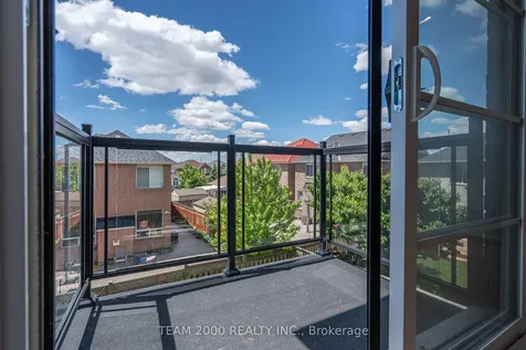 5965 Saigon Street Mississauga ON L5V 0E9