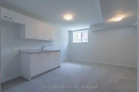 5965 Saigon Street Mississauga ON L5V 0E9