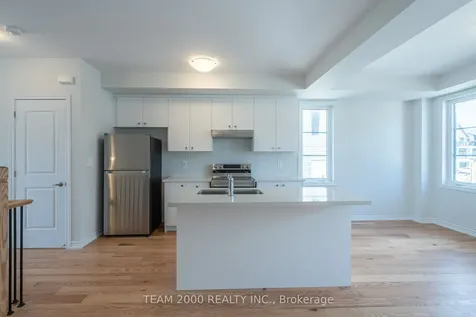 5965 Saigon Street Mississauga ON L5V 0E9