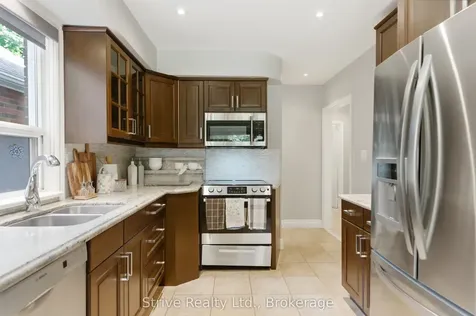 53 Monkton Avenue Toronto ON M8Z 4N4