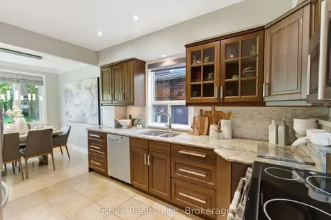 53 Monkton Avenue Toronto ON M8Z 4N4