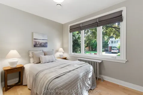 53 Monkton Avenue Toronto ON M8Z 4N4