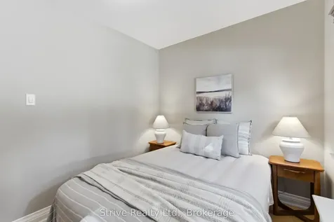 53 Monkton Avenue Toronto ON M8Z 4N4