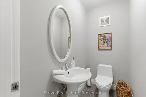 53 Monkton Avenue Toronto ON M8Z 4N4