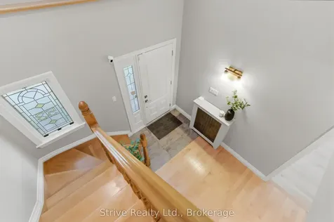 53 Monkton Avenue Toronto ON M8Z 4N4